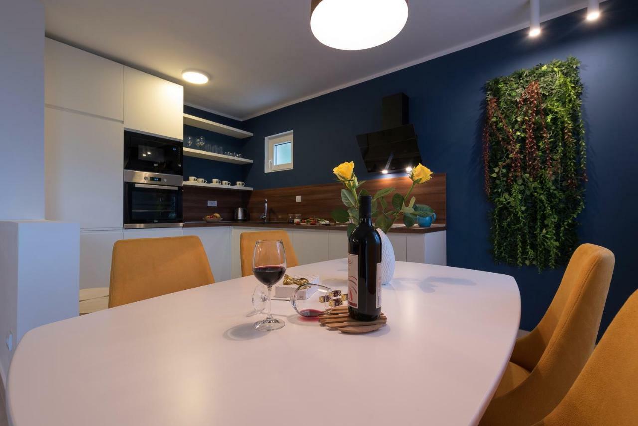 Apartment Maritimo Котор Екстер'єр фото
